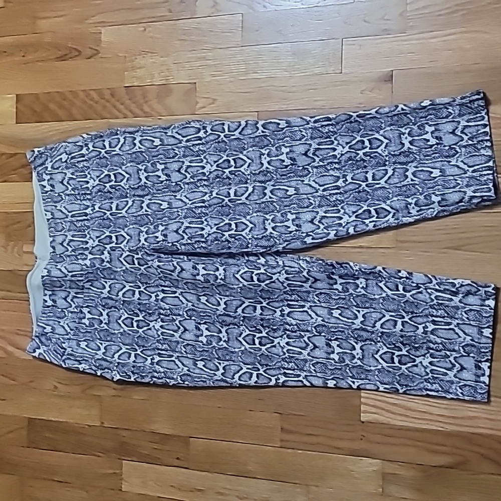 Women with Control Snake Print Pant - L
